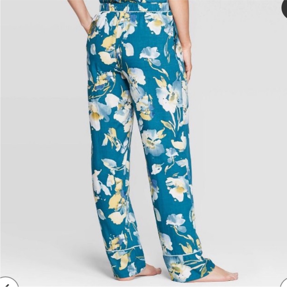 Stars Above Pajama Set - Picture 3 of 9